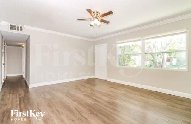 8497 75th Avenue North