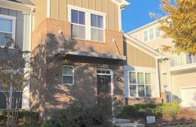 Photo of Beautiful 3 Bed End-Unit Townhome in Brightwalk!