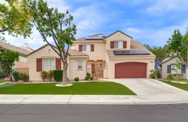 Luxurious, Entertainers Dream 4 Bedroom Home