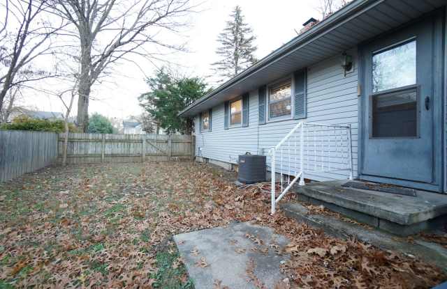 Photo of 4 Bedroom 2 Bathroom FULLY FURNISHED Home with Fenced in Backyard and 2 Car Garage- UTILITIES INCLUDED