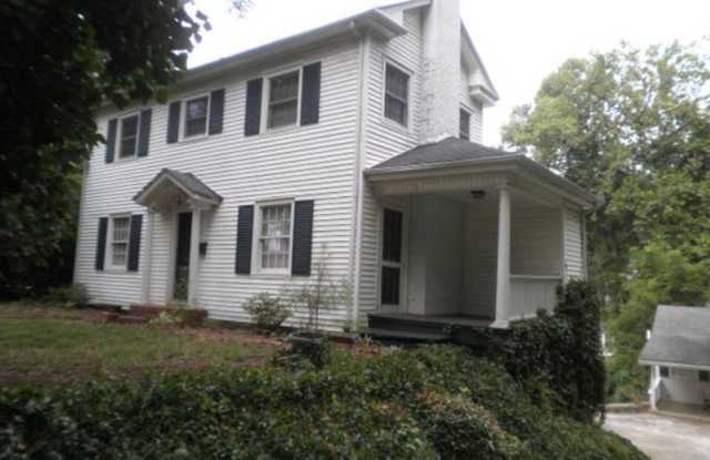 904 edgewood cir