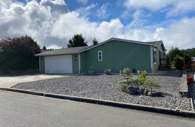 COMING SOON! NOW TAKING APPLICATIONS! An Outdoor Entertainer's Dream on the Majestic Oregon Coast!