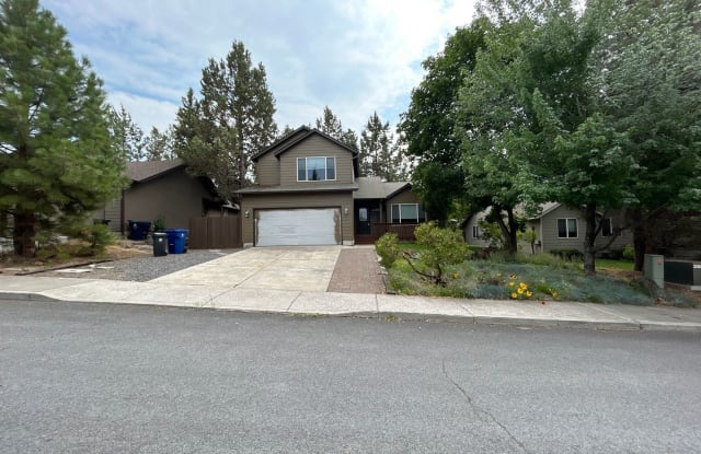 231 SW Summer Lake Dr - 231 Summer Lake Place, Bend, OR 97702