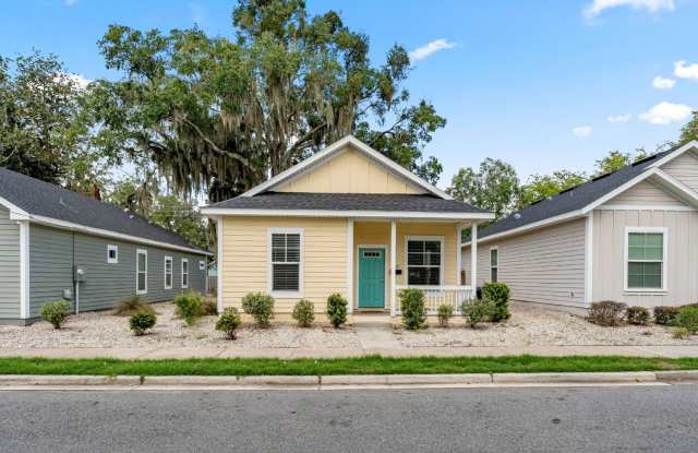 Historic Downtown Living – 3 Bed / 2 Bath Home