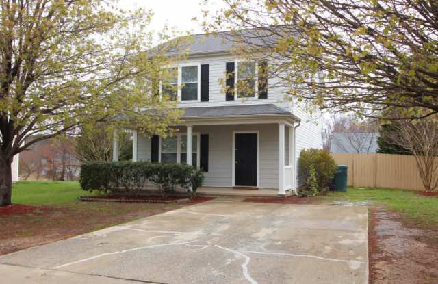 Great 3/2.5 East Durham Home with Fenced in Yard!