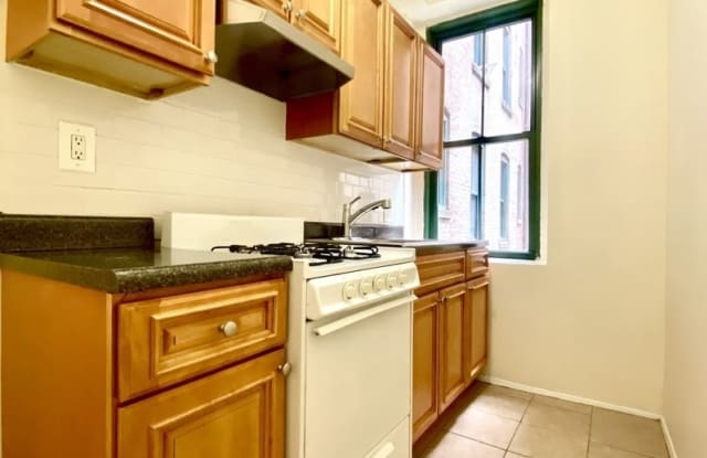 501 E 78th St - 501 E 78th St, New York City, NY 10075