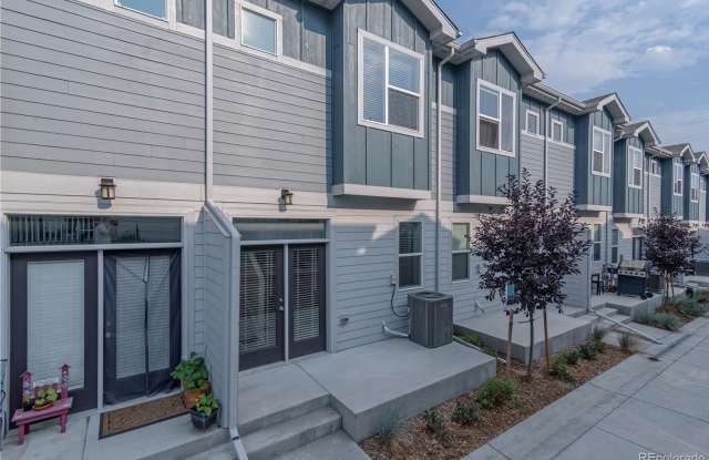 Beautiful Townhome in Lakewood