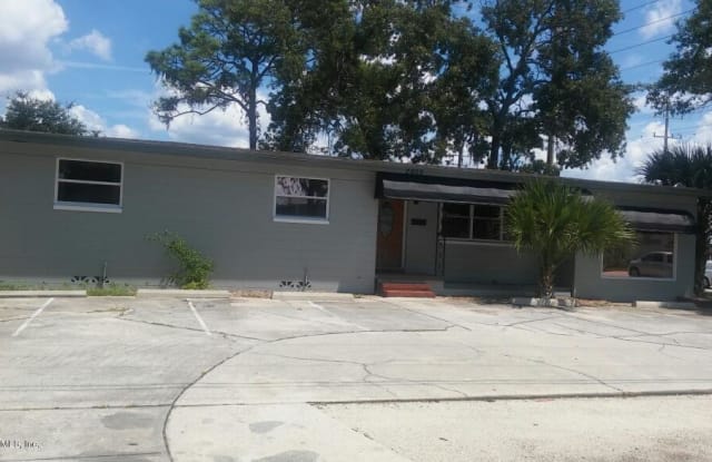 2805 WYCOMBE DR W - 2805 Wycombe Drive West, Jacksonville, FL 32277