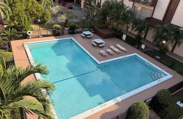 Photo of 1950 W 54th St