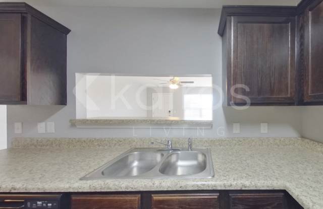 3903 East Thomas Street