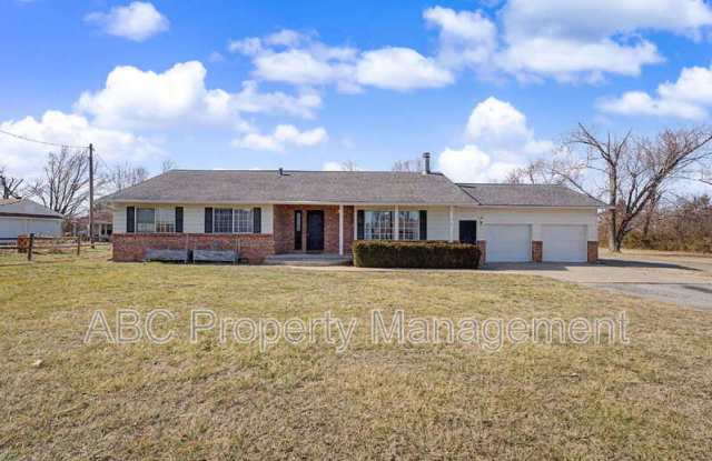 910 South 28th Street