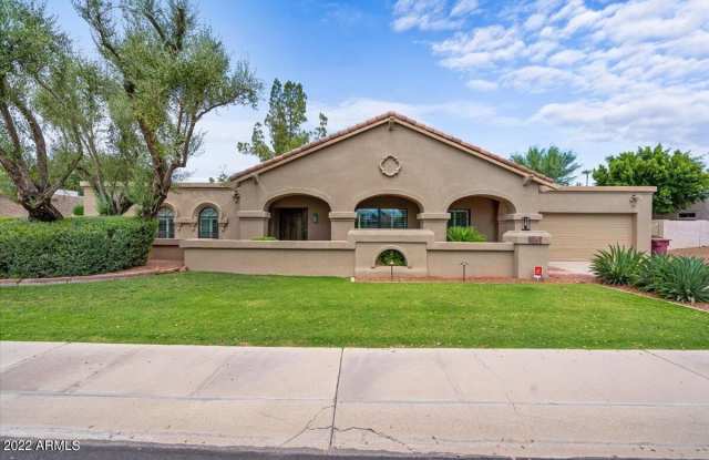 Photo of 8326 E VIA DE LA LUNA --