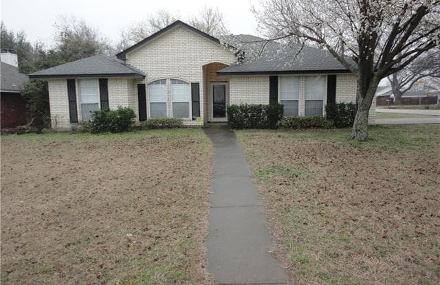 207 N Meadowview Drive - 207 North Meadowview Drive, Waxahachie, TX 75165