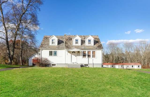 525 Lonely Cottage Road