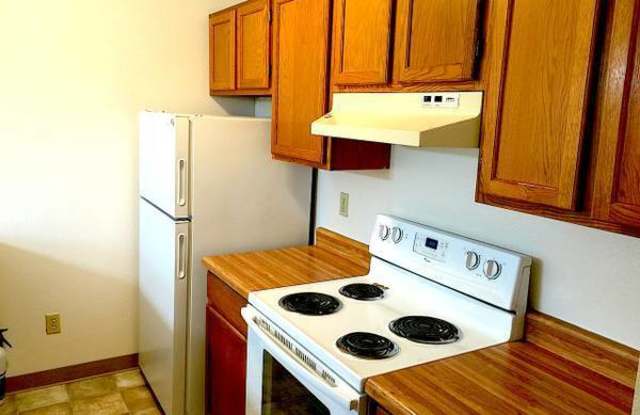 Great Sunny upstairs 2bed with washer