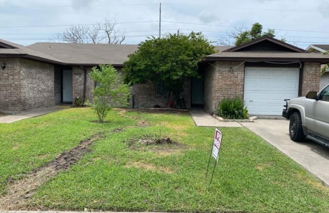 3703 La Paz Dr - 3703 La Paz Drive, Corpus Christi, TX 78415