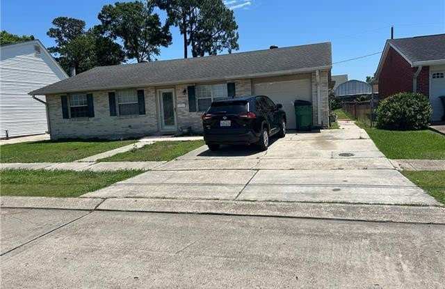 Photo of 725 OAKWOOD Drive