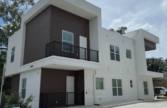 Furnished 3BR/3BA Near USF  Hospitals - Rent by Room or Entire Townhouse!