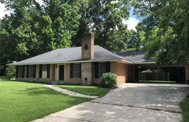 8021 Delaville Dr - 8021 Delaville Drive, Baton Rouge, LA 70808