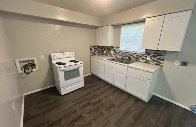 5510 N Johnstown Ave, 1