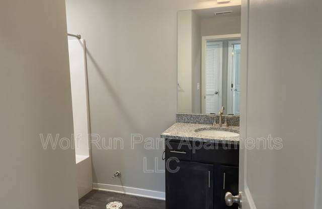 3225 Holmans Crossing