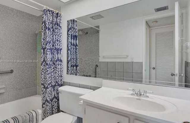 Photo of 4047 NW 16th St