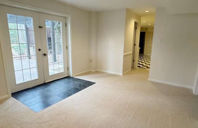 12720 KNIGHTSBRIDGE Drive