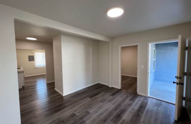 942 N Van Ness Ave