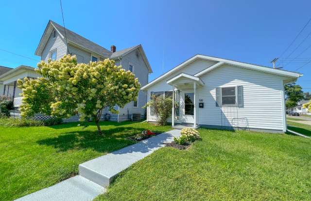 Gorgeous 3BR Ranch Rental Home in Newark - Available Mid August!