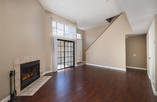 Move-In Ready 2BR in the Heart of Pasadena | In-Unit Washer & Dryer