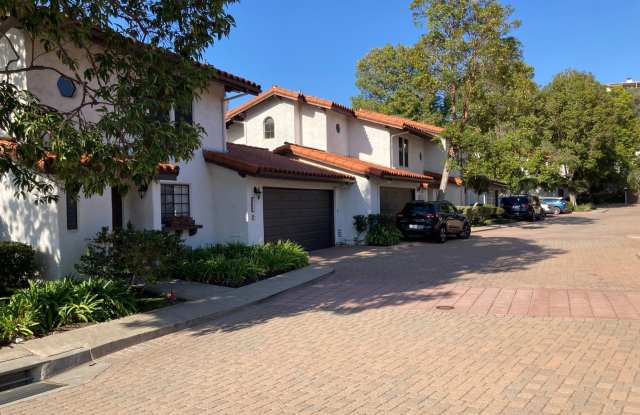 Charming house located on The Mesa