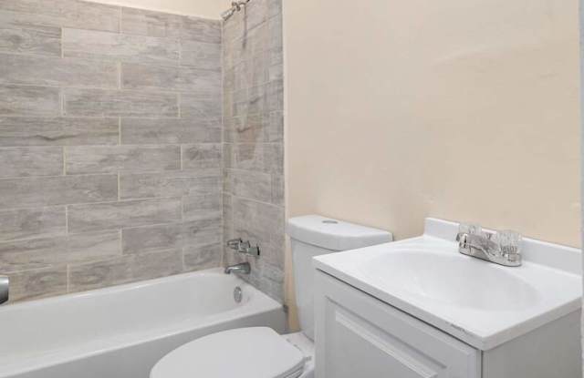 2869 Greenwood Avenue