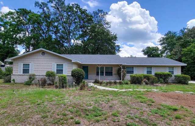 1511 SE 40th CT