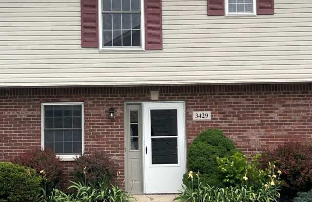 Beautiful 2 bedroom condo FLEXIBLE MOVE-IN AVAILABILITY! Monthly Rent $1,500