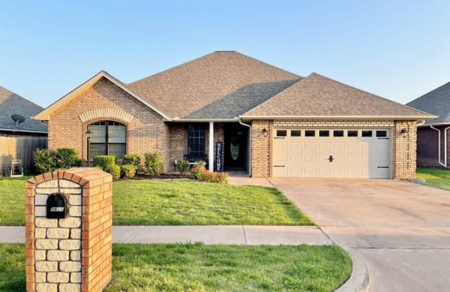 3611 NE Fieldcrest - 3611 Northeast Fieldcrest Drive, Lawton, OK 73507