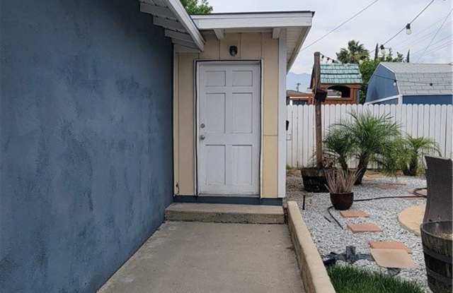 Photo of 659 E 5th Street
