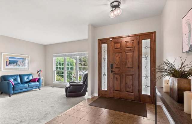 Stunning 5BR House in Castle Pines