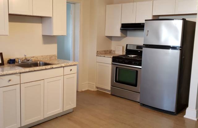 Photo of 735 N GEORGE STREET