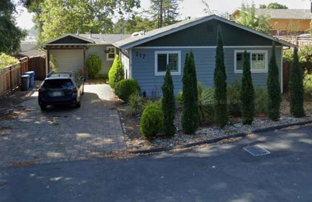 Beautiful 3 Bedroom Home in Scotts Valley — Spacious Yard & Ideal Location!