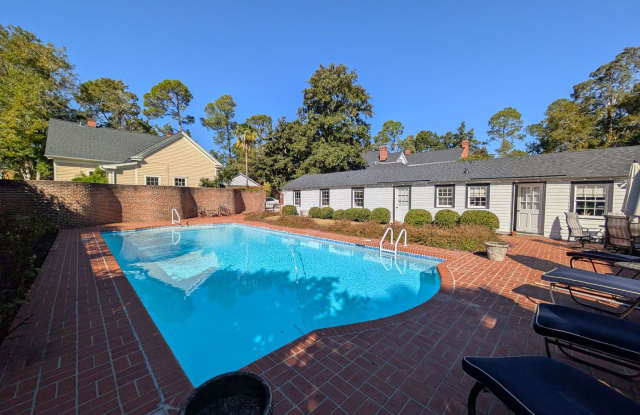 Photo of 405 Colleton Ave