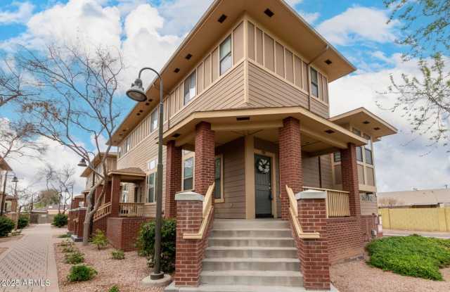 Photo of CUTE TOWNHOME AVAILABLE NOW NEAR TEMPE TOWN LAKE!!!