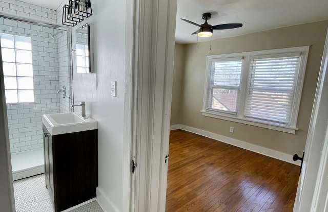 3816 Washington Street - 2S