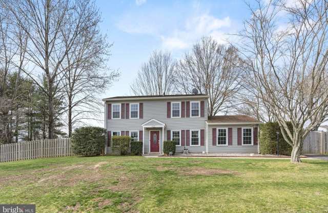 5673 ROUNDTREE DRIVE - 5673 Roundtree Drive, Dale City, VA 22193