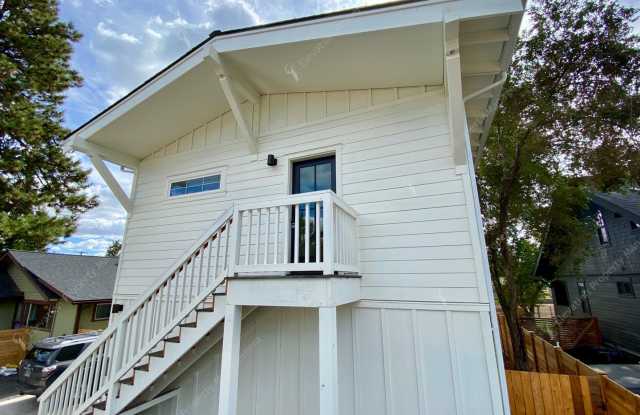Modern 1 BR ADU near Downtown Bend - utilities included!