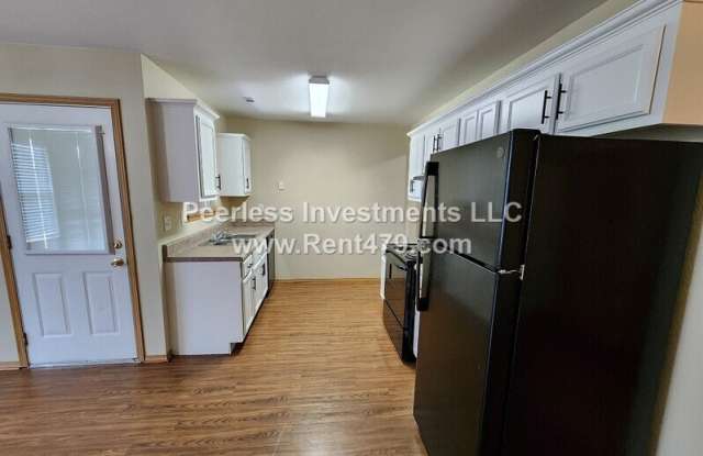 844-B Lariat St