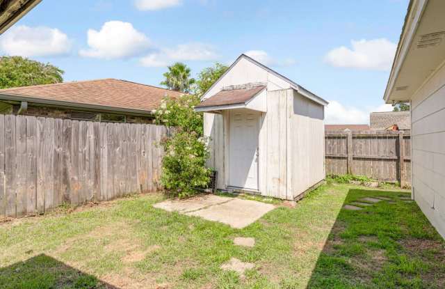 36 Moss Dr