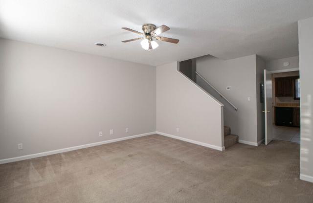 814-B Golfview Place