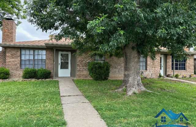 118 Hidalgo St - 118 Hidalgo Street, San Angelo, TX 76904