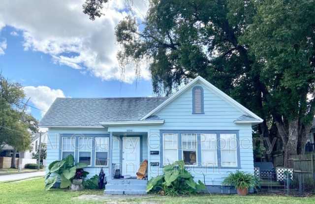 1300 Indiana Avenue