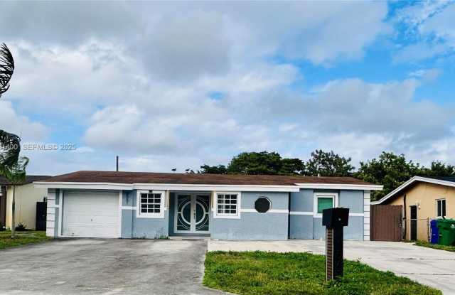 Photo of 8561 Claridge Dr